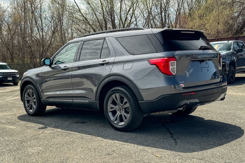Certified 2022 Ford Explorer XLT w/ Equipment Group 202A AWD/4WD image 5