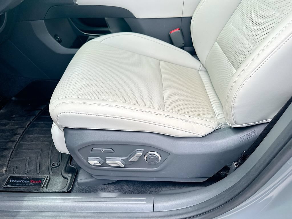 Used 2025 Hyundai Santa Fe Calligraphy AWD/4WD image 9