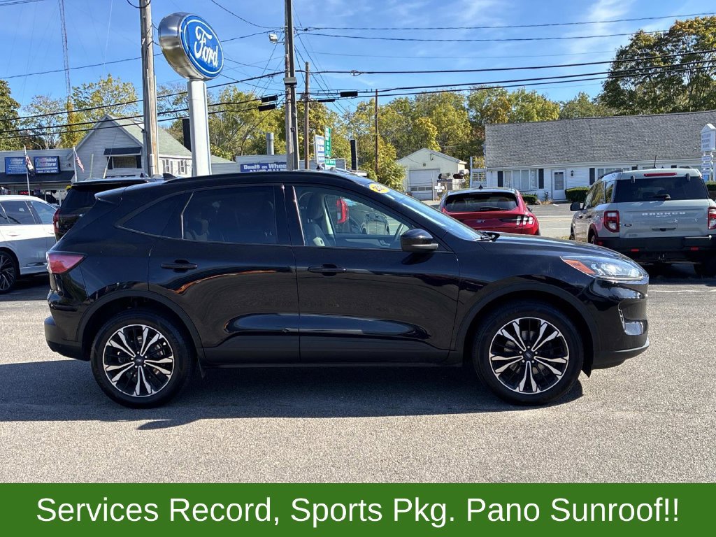 Certified 2021 Ford Escape SE w/ SE Sport Appearance Package AWD/4WD image 8