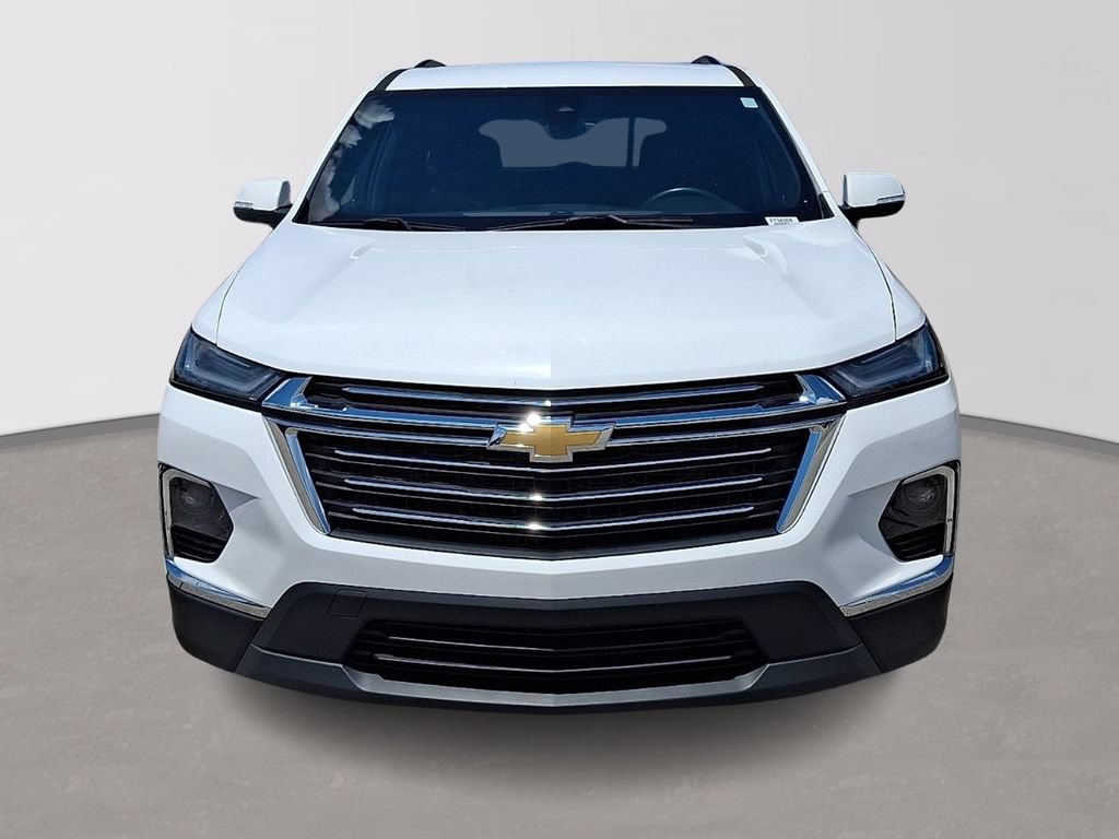 Used 2023 Chevrolet Traverse LT FWD image 2