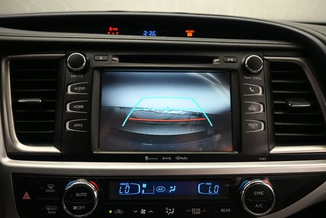 Used 2019 Toyota Highlander Plus AWD/4WD image 19