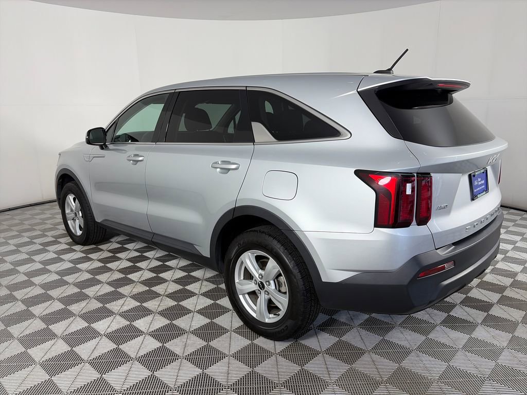 Used 2022 Kia Sorento LX AWD/4WD image 5
