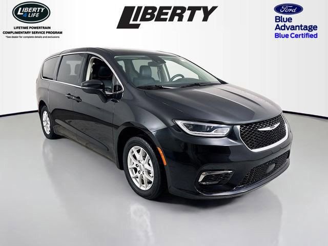 Used 2023 Chrysler Pacifica Touring-L