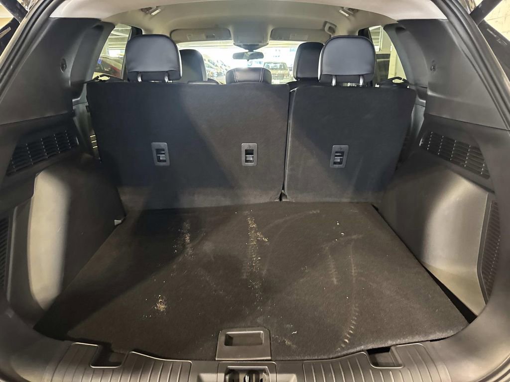 Certified 2025 Ford Escape Base image 9