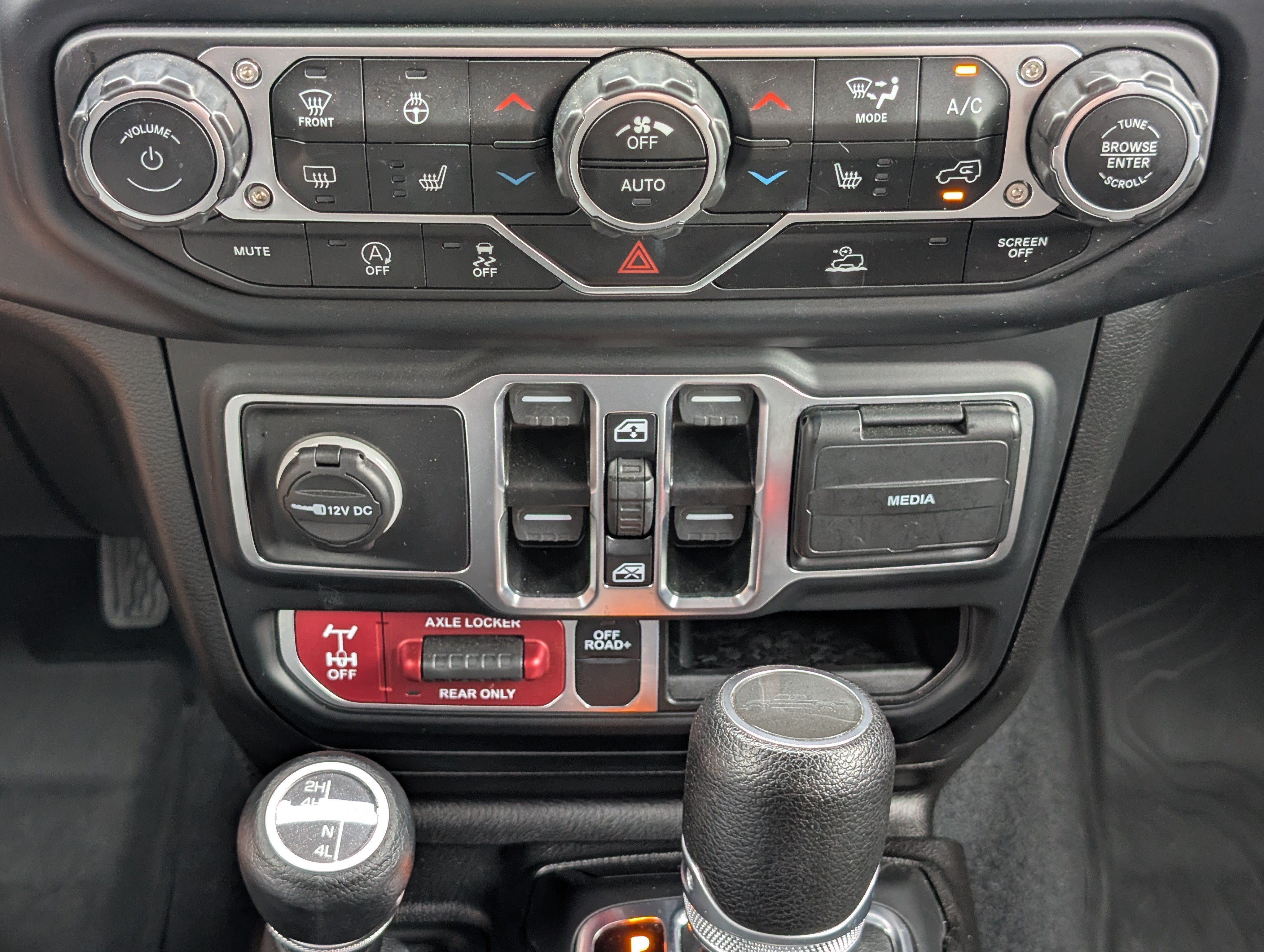 Used 2023 Jeep Gladiator Mojave w/ Cold Weather Group AWD/4WD image 24