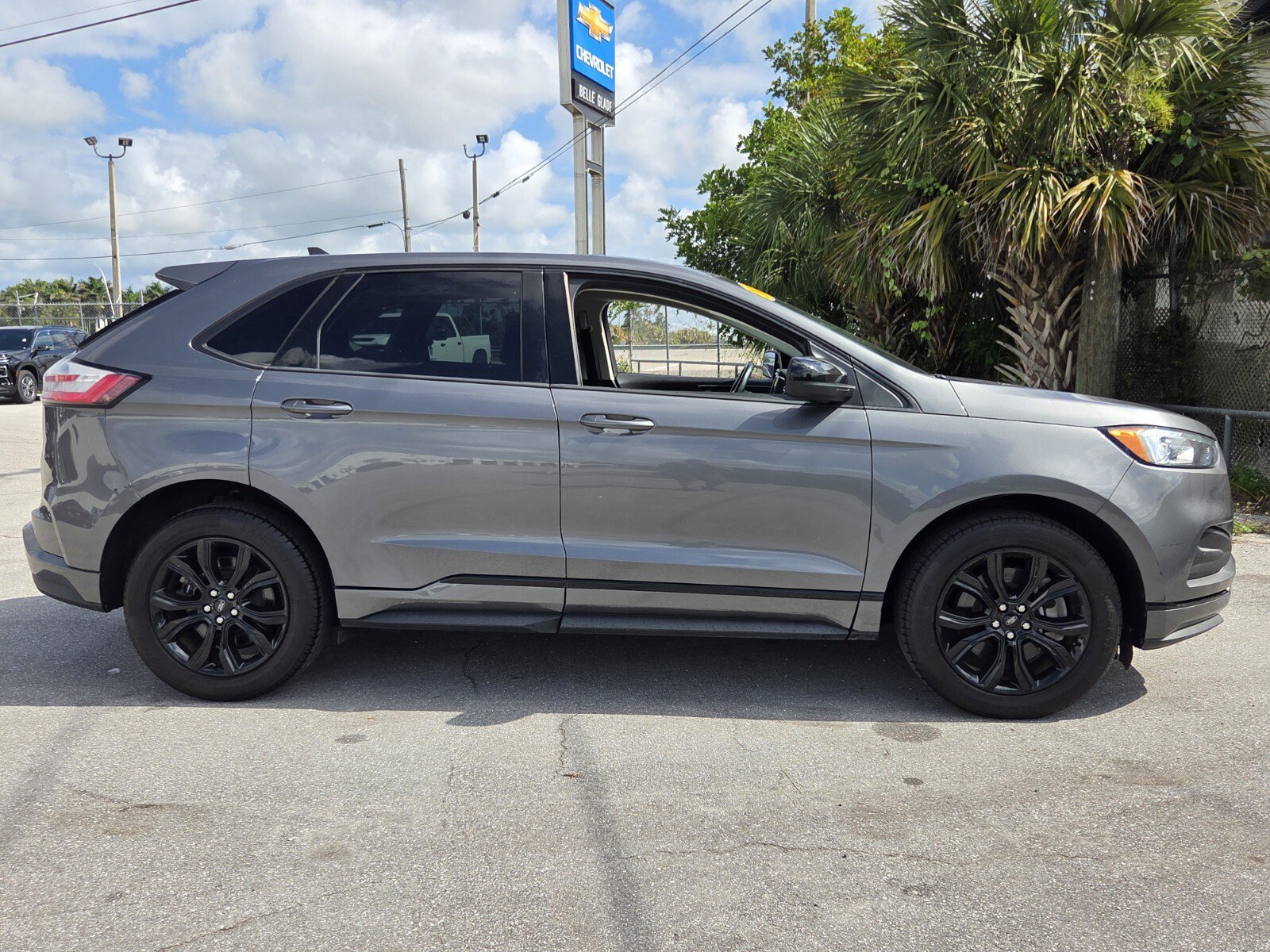 Certified 2022 Ford Edge SE w/ Black Appearance Package AWD/4WD image 6