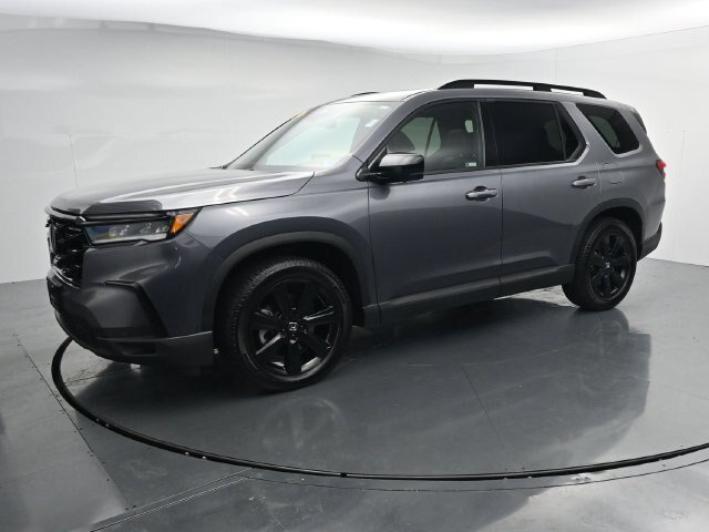 Used 2025 Honda Pilot Black Edition image 4