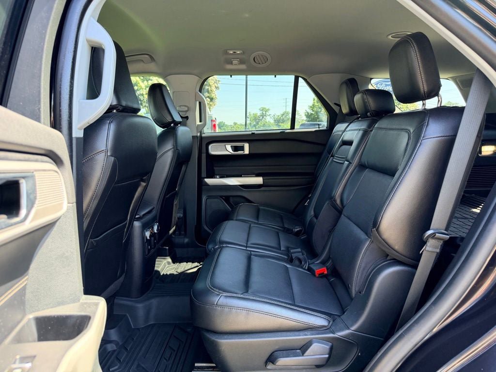 Certified 2021 Ford Explorer Limited AWD/4WD image 16