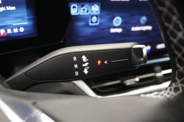 Used 2025 Chevrolet Equinox EV LT w/ Convenience Package FWD image 27