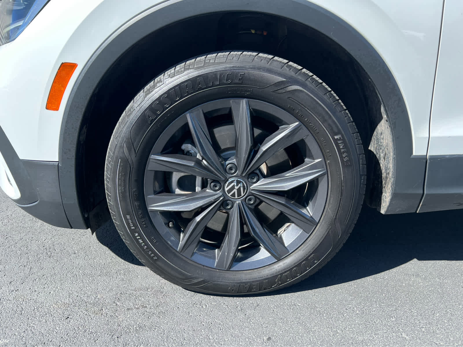 Used 2022 Volkswagen Tiguan SE image 13