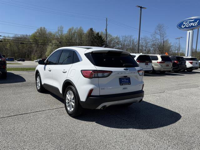 Certified 2020 Ford Escape SE image 3