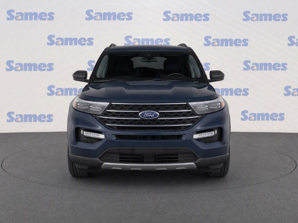 Certified 2024 Ford Explorer XLT w/ Equipment Group 202A RWD image 5