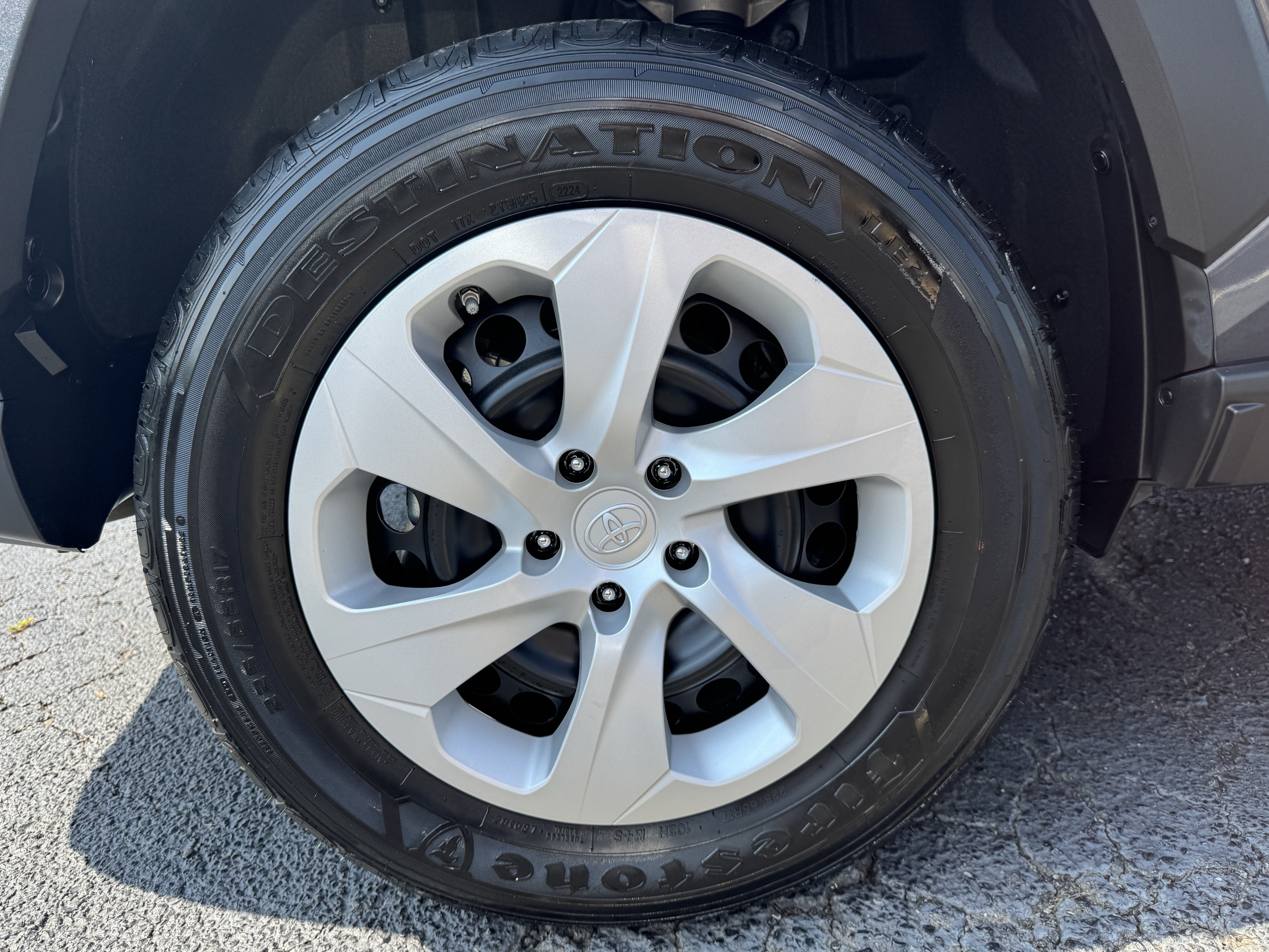 Used 2024 Toyota RAV4 LE FWD image 18
