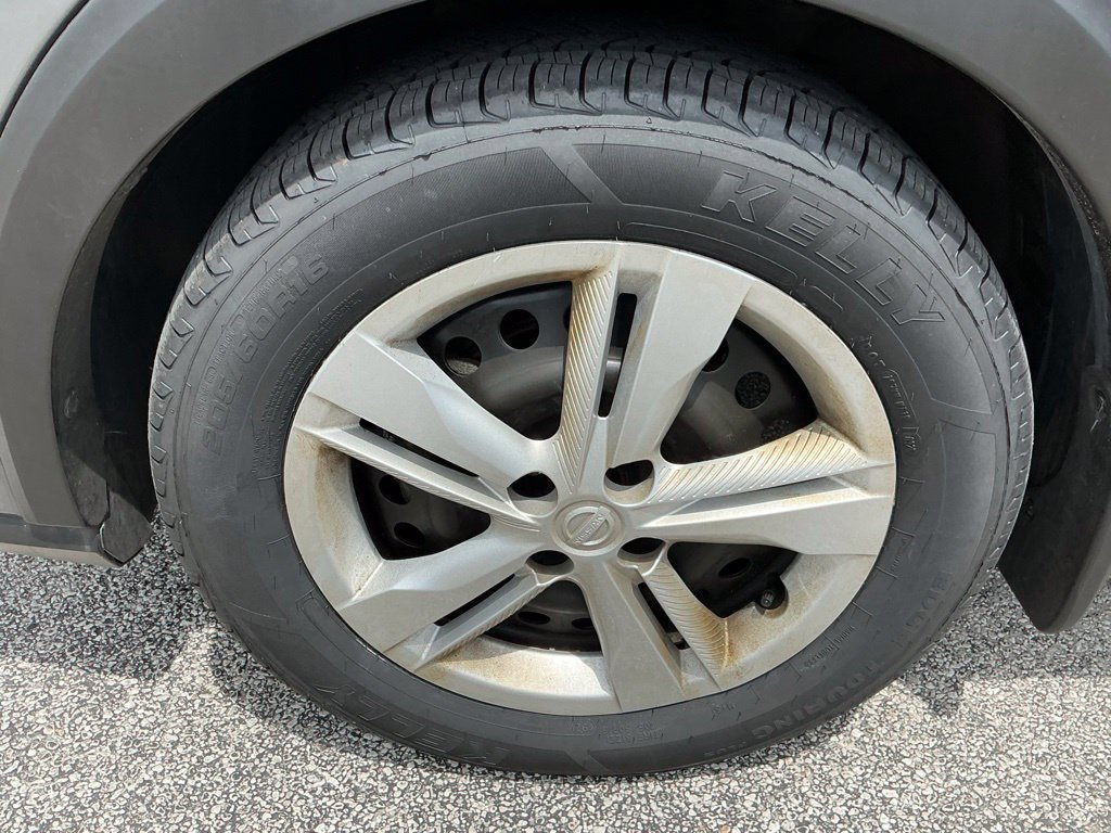 Used 2023 Nissan Kicks S FWD image 19