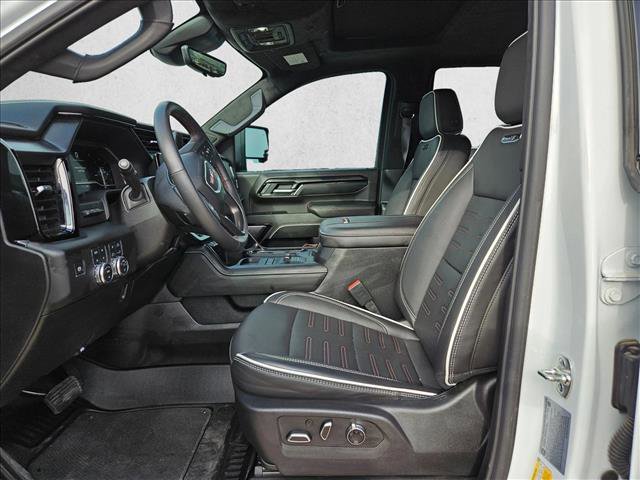 Used 2025 GMC Sierra 2500 AT4X AWD/4WD image 16