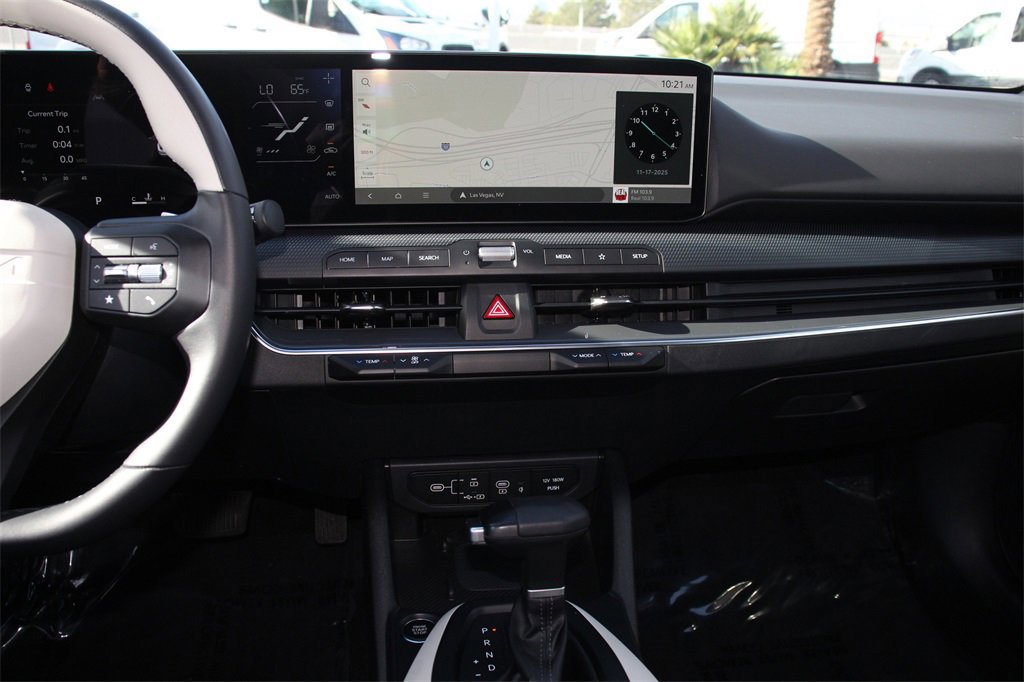 Used 2025 Kia K4 GT-Line image 17