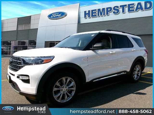 Certified 2023 Ford Explorer XLT w/ Equipment Group 202A AWD/4WD image 1