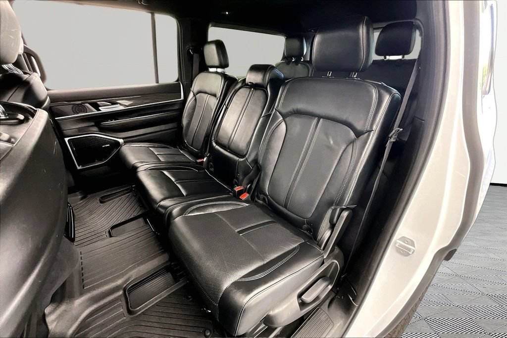 Used 2022 Jeep Wagoneer Series II AWD/4WD image 26