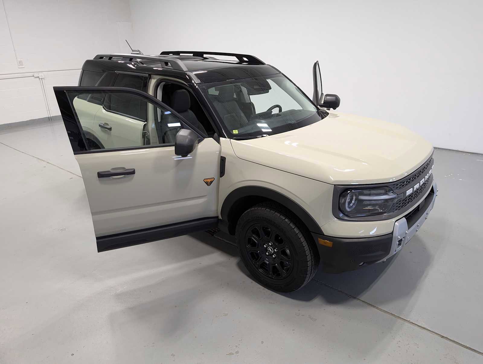 Certified 2025 Ford Bronco Sport Badlands w/ Badlands Tech Package AWD/4WD image 16