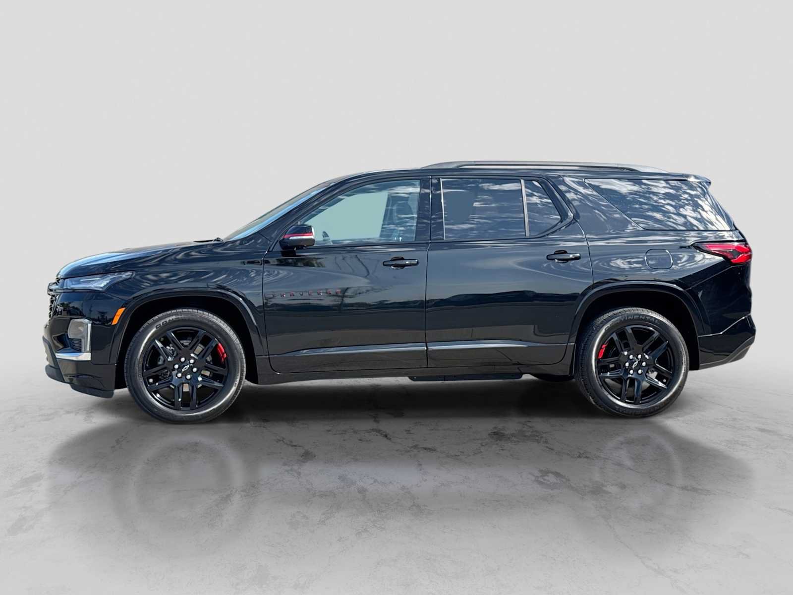Used 2023 Chevrolet Traverse Premier w/ Redline Edition AWD/4WD image 3