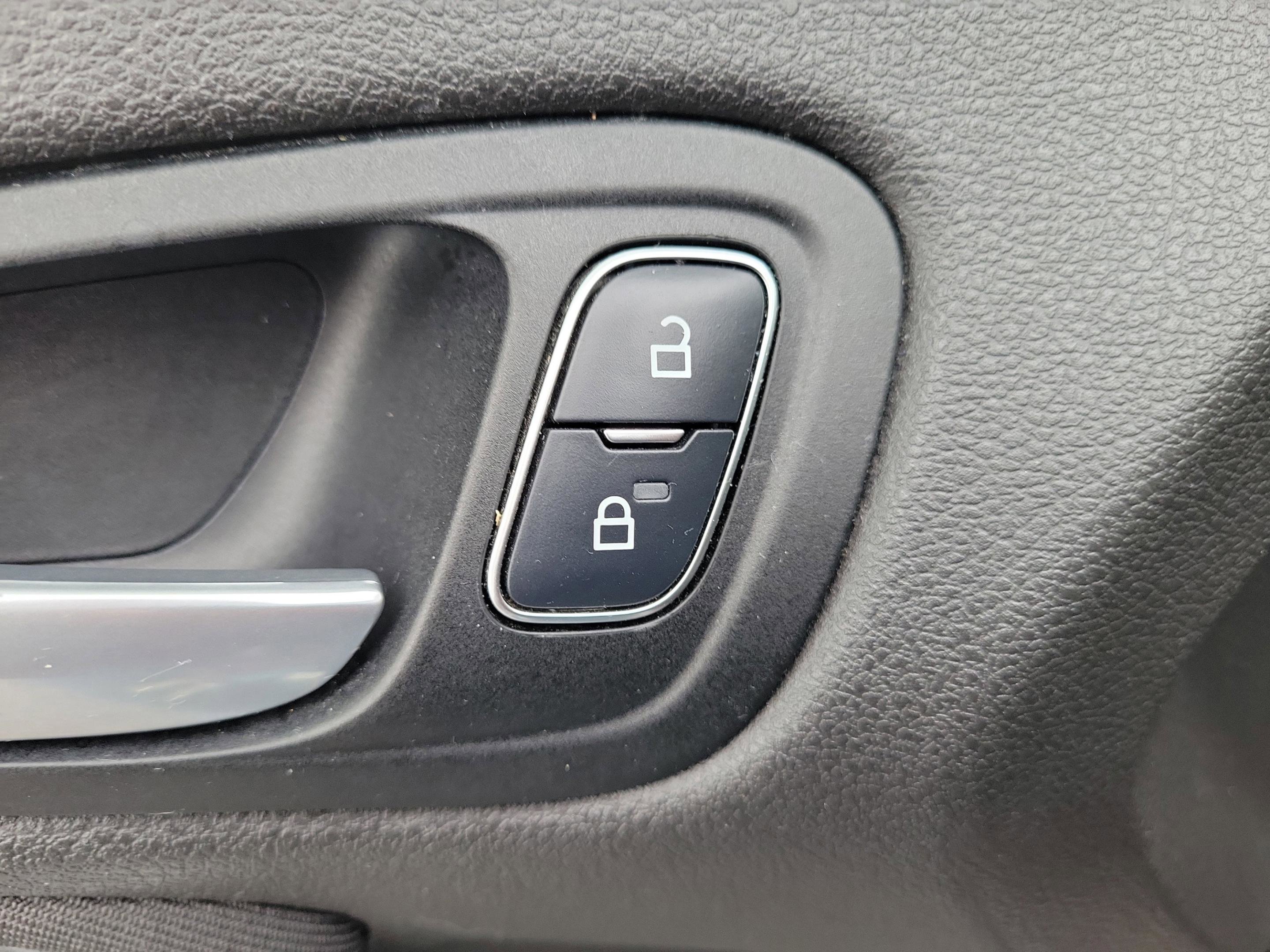 Certified 2018 Ford Focus ST image 19