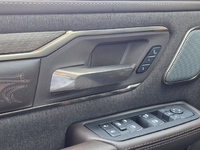 Used 2025 RAM 1500 Limited AWD/4WD image 19