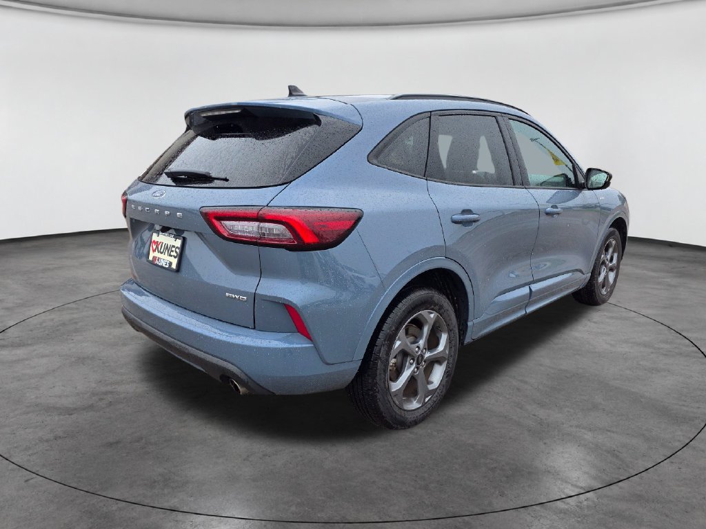 Certified 2024 Ford Escape ST-Line AWD/4WD image 9