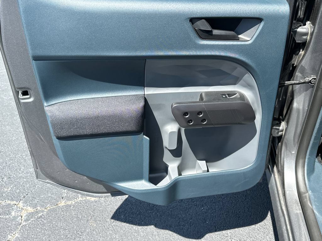 Certified 2025 Ford Maverick XL FWD image 21