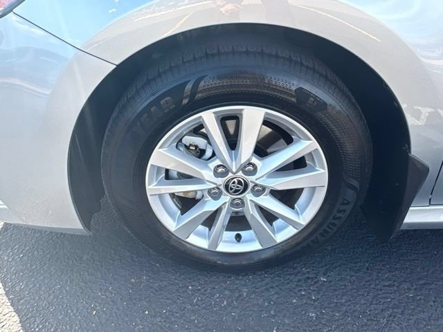 Used 2026 Toyota Camry LE w/ Convenience Package FWD image 3