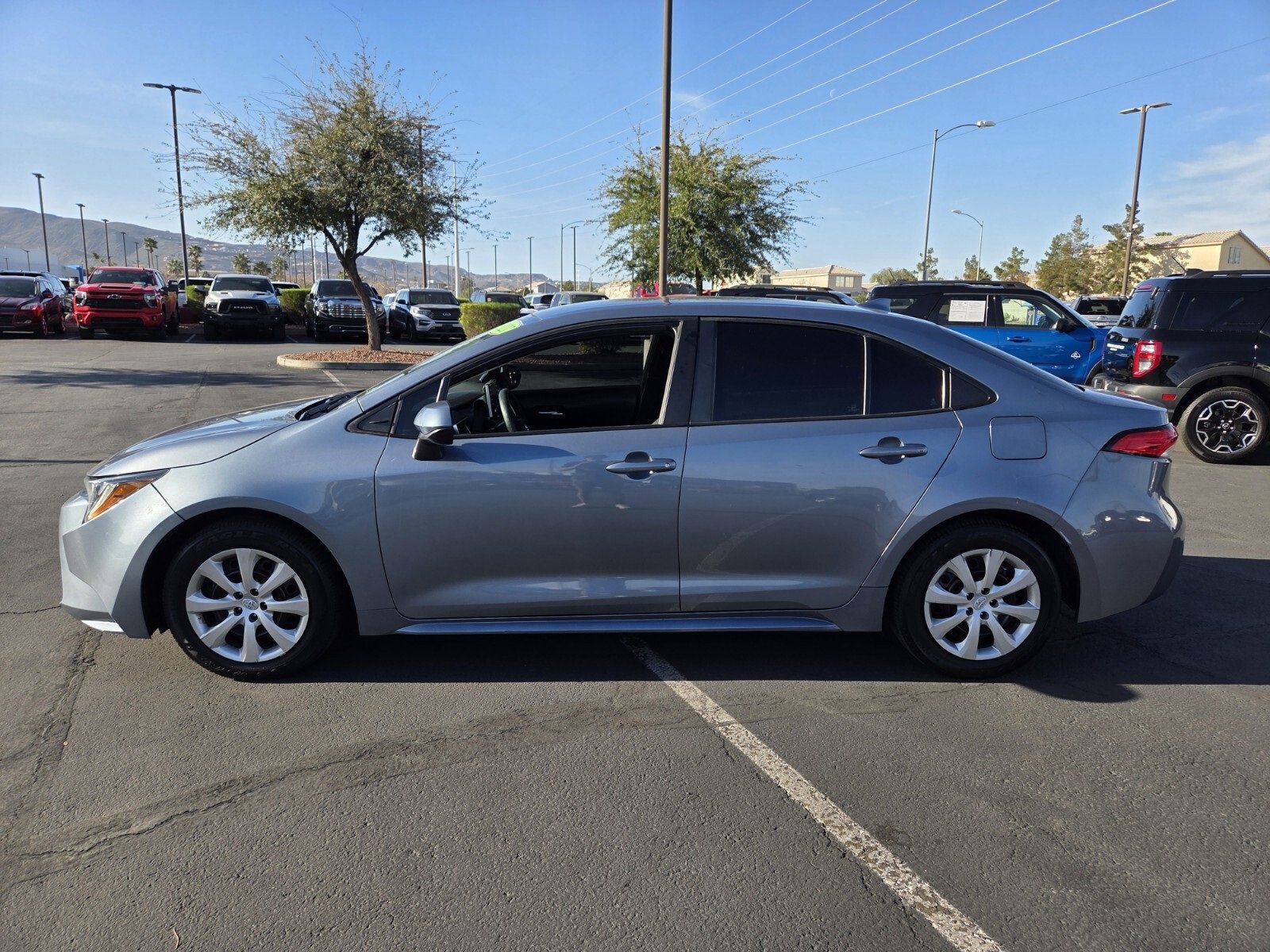 Used 2021 Toyota Corolla LE video 2