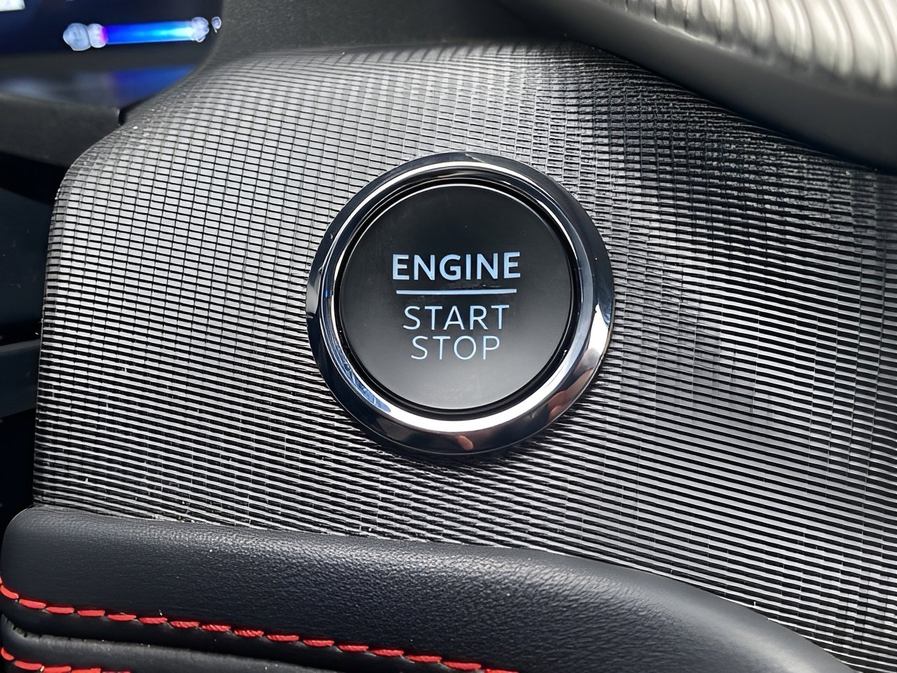 Certified 2025 Ford Explorer ST-Line w/ ST-Line Street Pack image 21