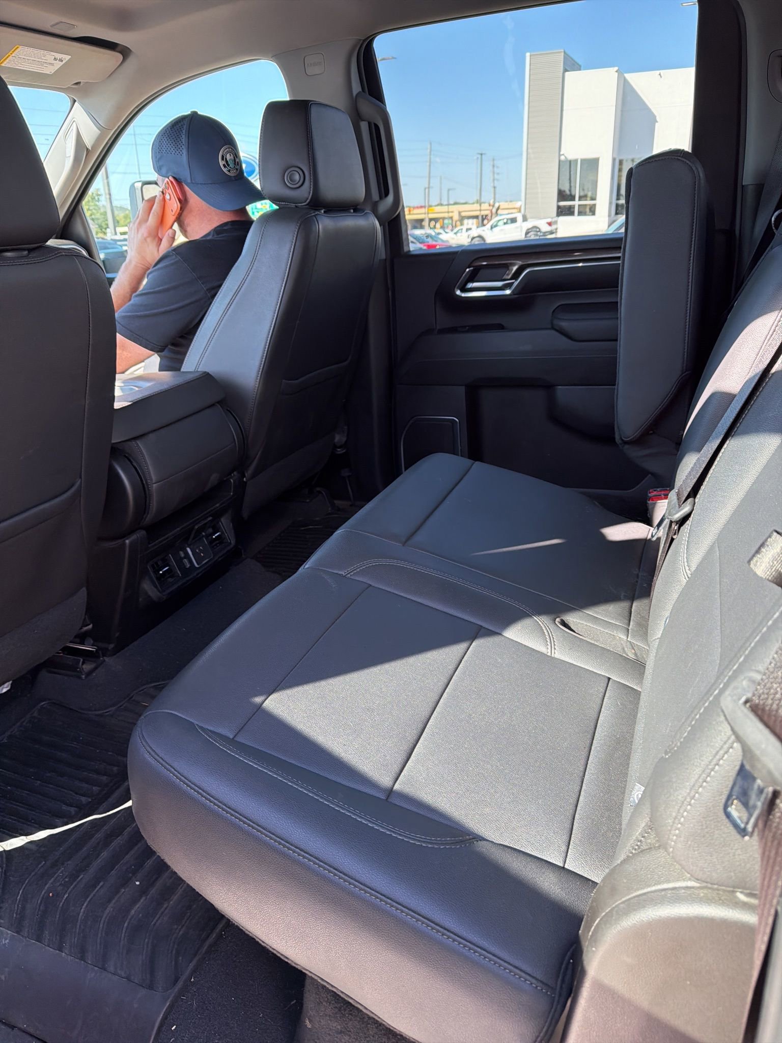 Used 2024 Chevrolet Silverado 2500 LT w/ Convenience Package image 7