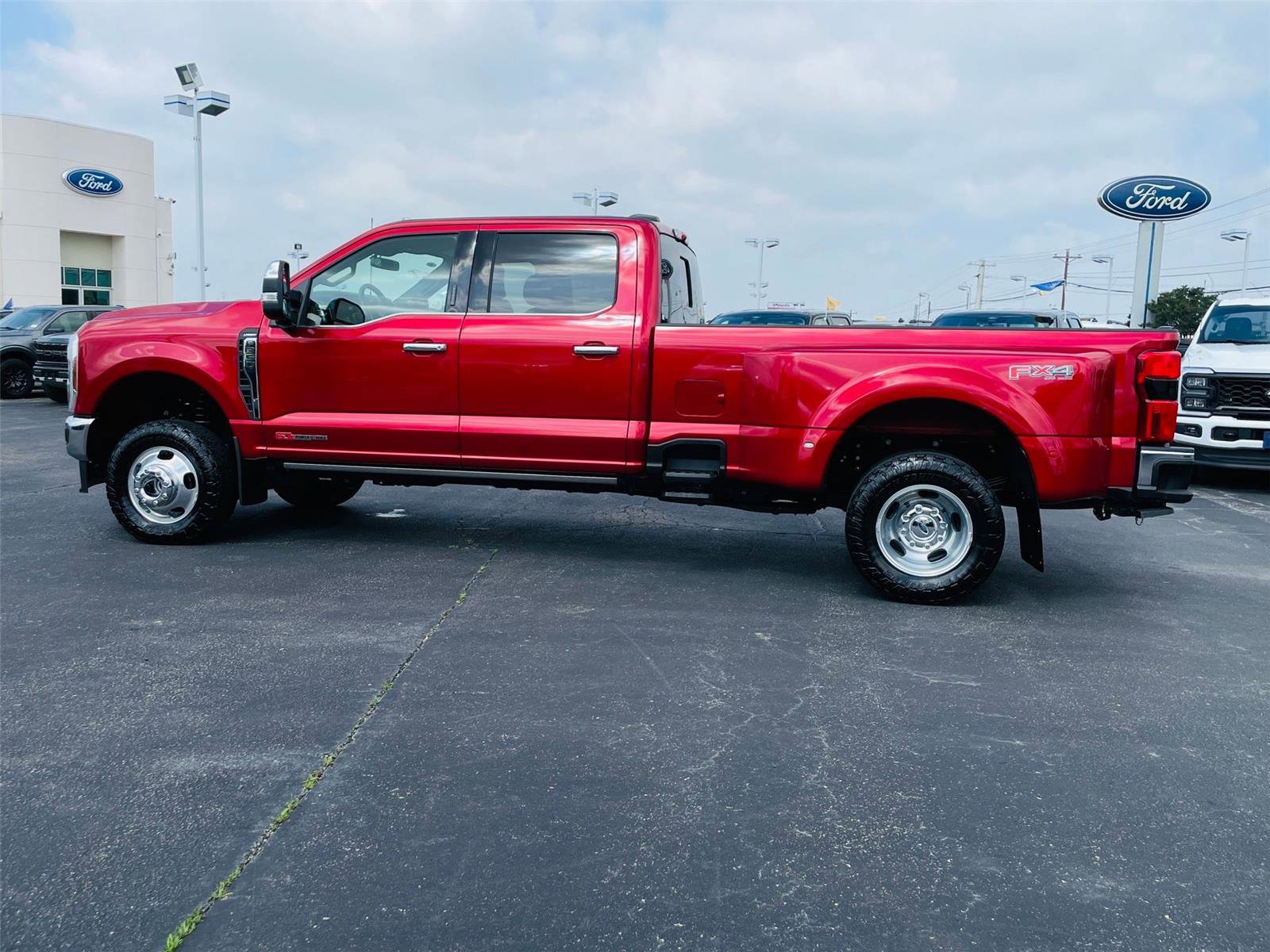 Certified 2024 Ford F350 Lariat w/ Lariat Ultimate Package AWD/4WD image 6