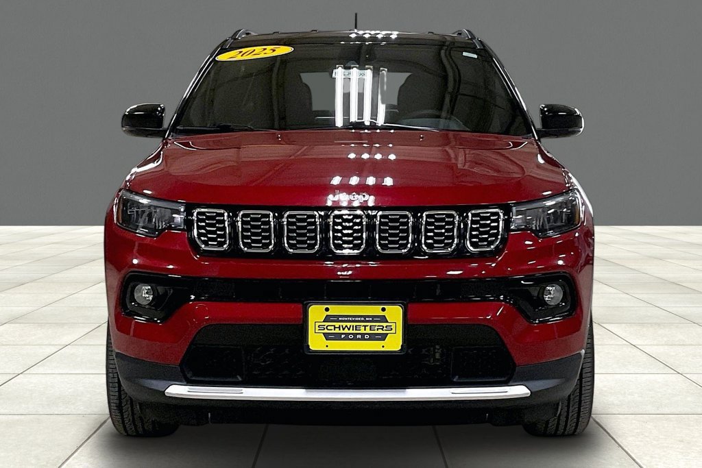 Used 2025 Jeep Compass Limited AWD/4WD image 3