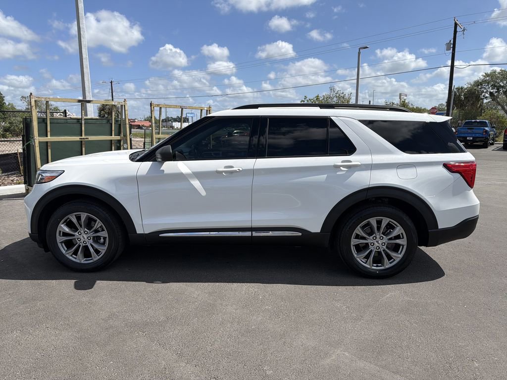 Certified 2022 Ford Explorer XLT w/ Equipment Group 202A image 7