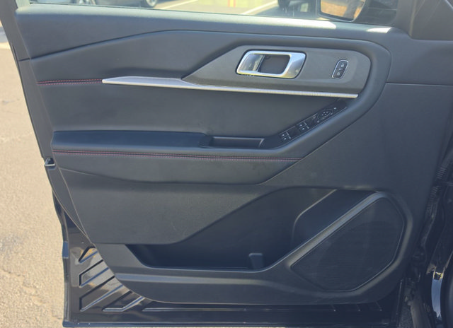 Certified 2025 Ford Explorer ST-Line AWD/4WD image 8