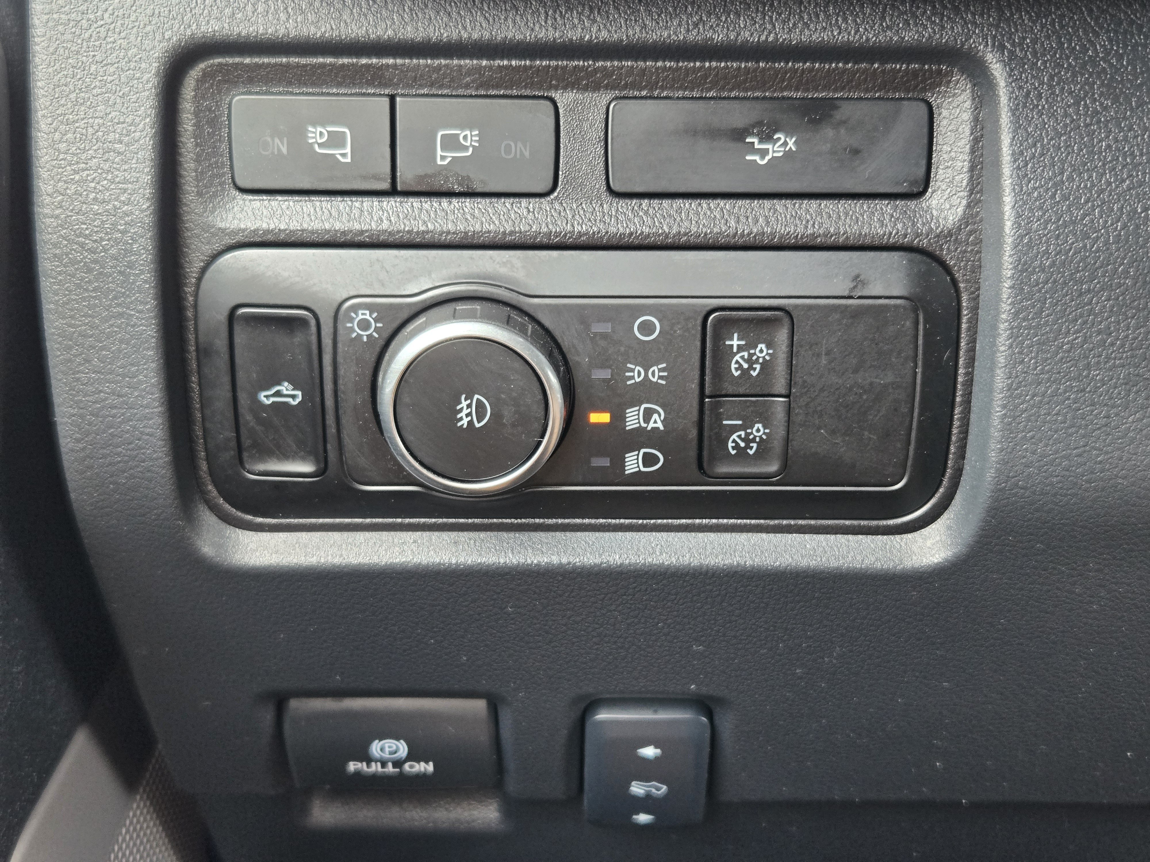 Certified 2024 Ford F250 Lariat w/ FX4 Off-Road Package AWD/4WD image 17