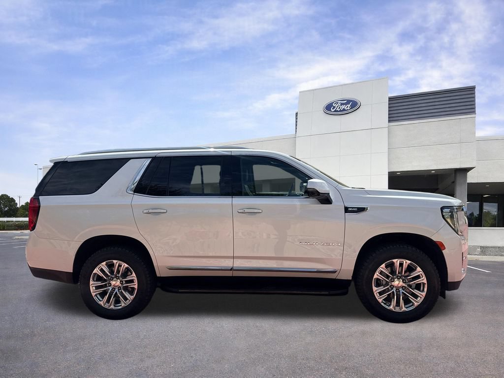Used 2023 GMC Yukon SLT w/ SLT Luxury Package AWD/4WD image 10
