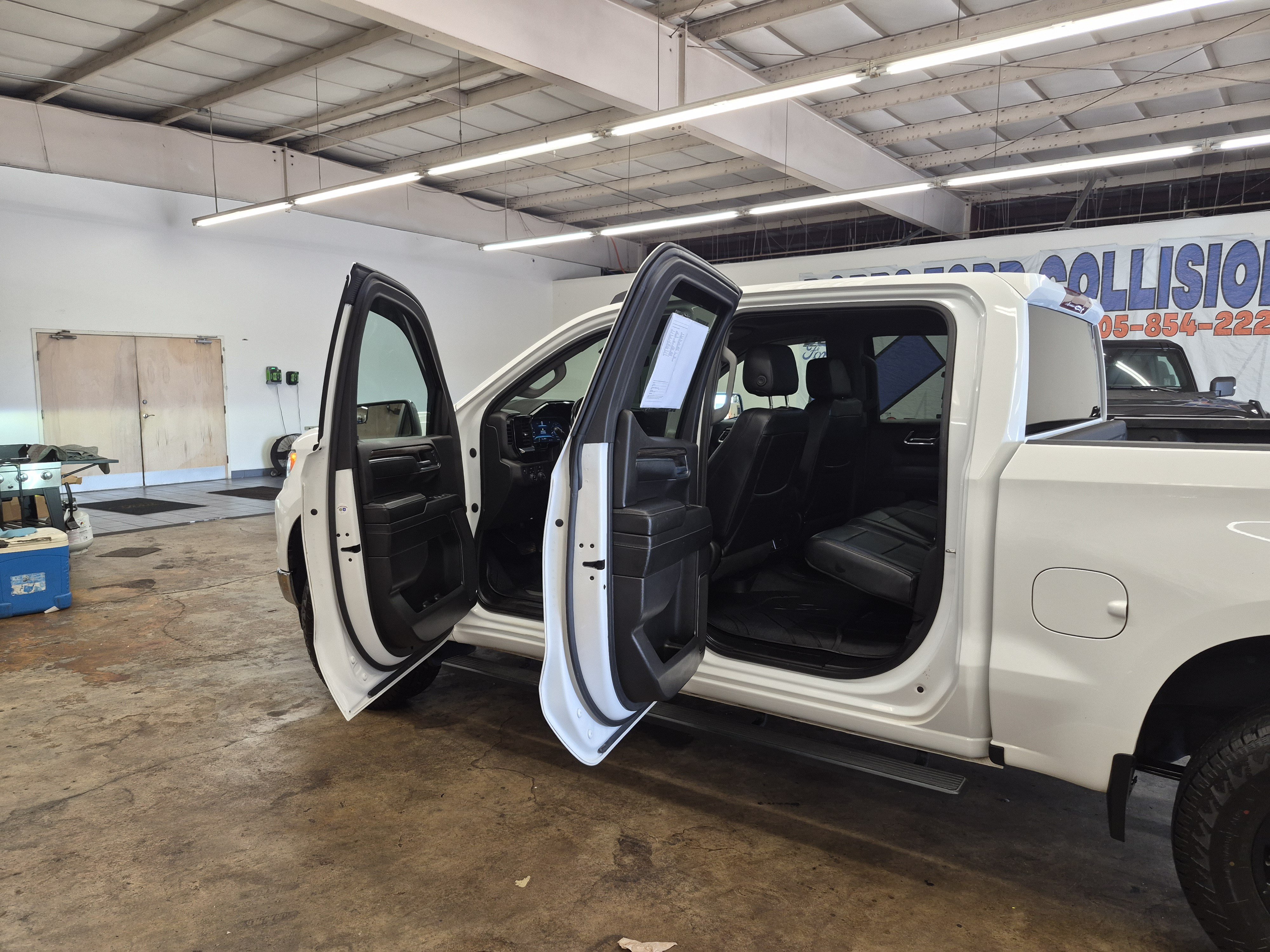 Used 2023 Chevrolet Silverado 1500 LT w/ Protection Package AWD/4WD image 17