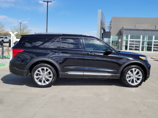 Certified 2023 Ford Explorer Platinum w/ Technology Package image 4