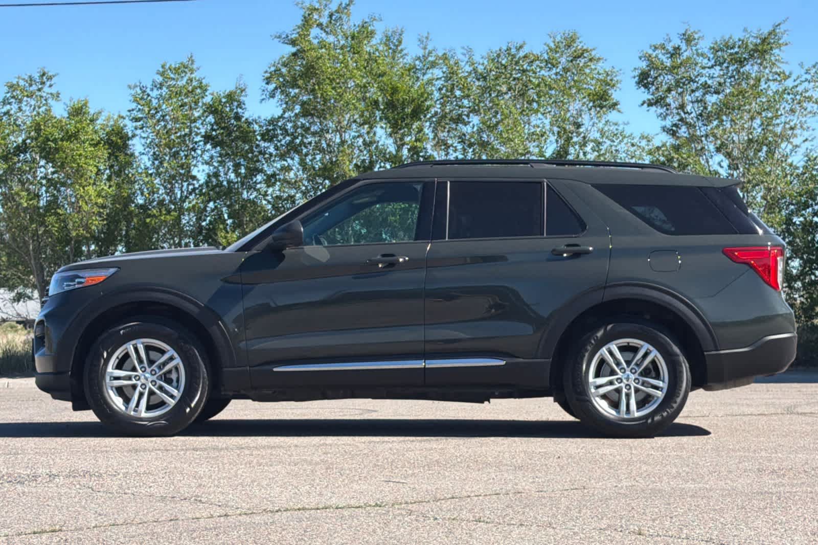 Certified 2023 Ford Explorer XLT AWD/4WD image 5