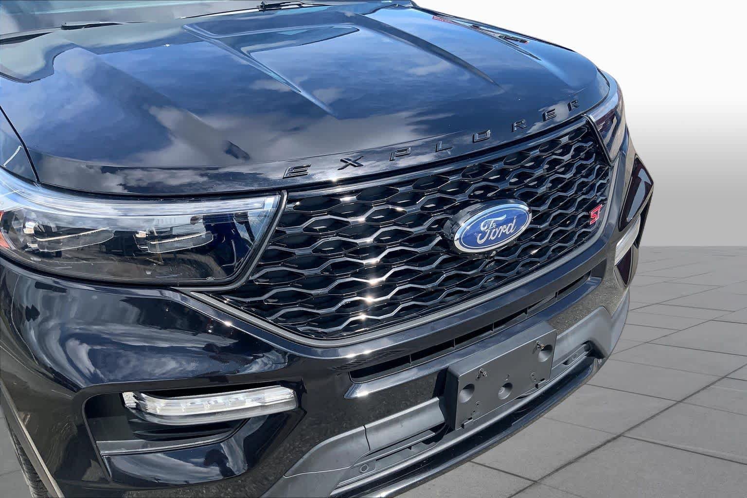 Certified 2023 Ford Explorer ST w/ Equipment Group 401A AWD/4WD image 30