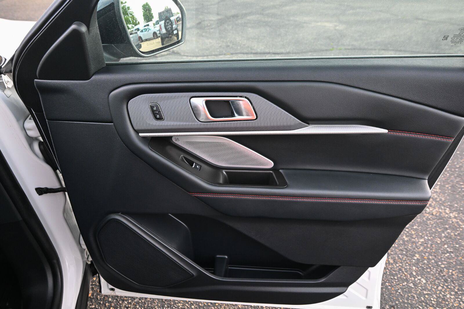 Certified 2025 Ford Explorer ST AWD/4WD image 28