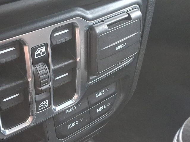 Used 2022 Jeep Gladiator Sport AWD/4WD image 26