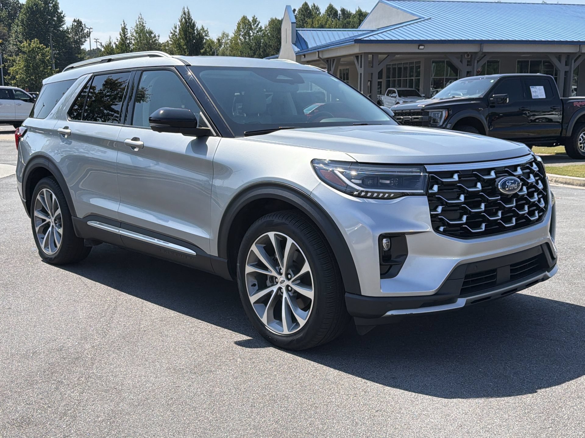 Certified 2025 Ford Explorer Platinum w/ Ultimate Package RWD image 32
