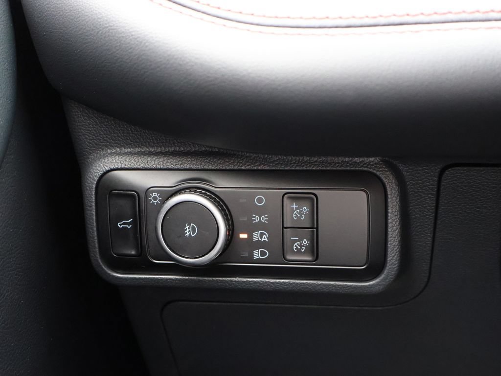 Certified 2025 Ford Explorer ST-Line w/ ST-Line Street Pack AWD/4WD image 33