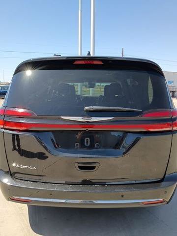 Used 2023 Chrysler Pacifica Touring-L FWD image 20
