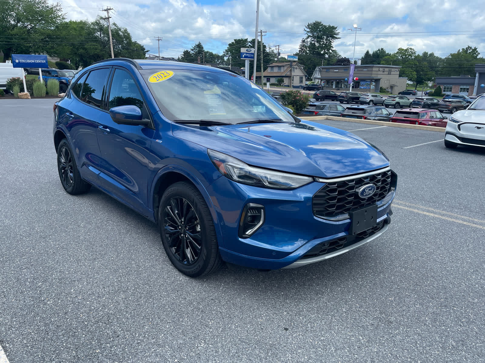 Certified 2023 Ford Escape ST-Line Elite w/ Premium Technology Package AWD/4WD image 7