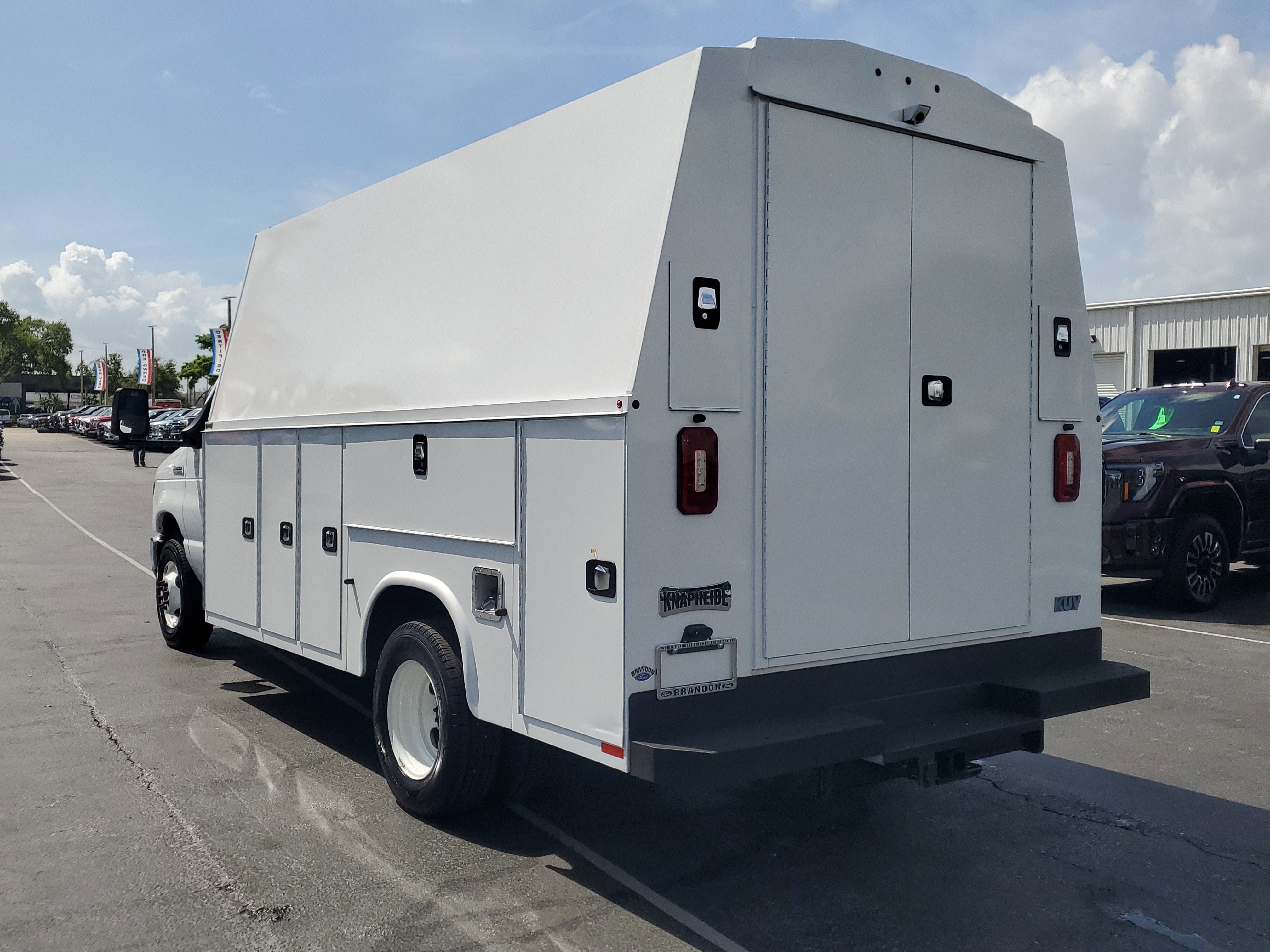 Certified 2024 Ford E-450 and Econoline 450 Super Duty w/ Driver's Safety Package image 3