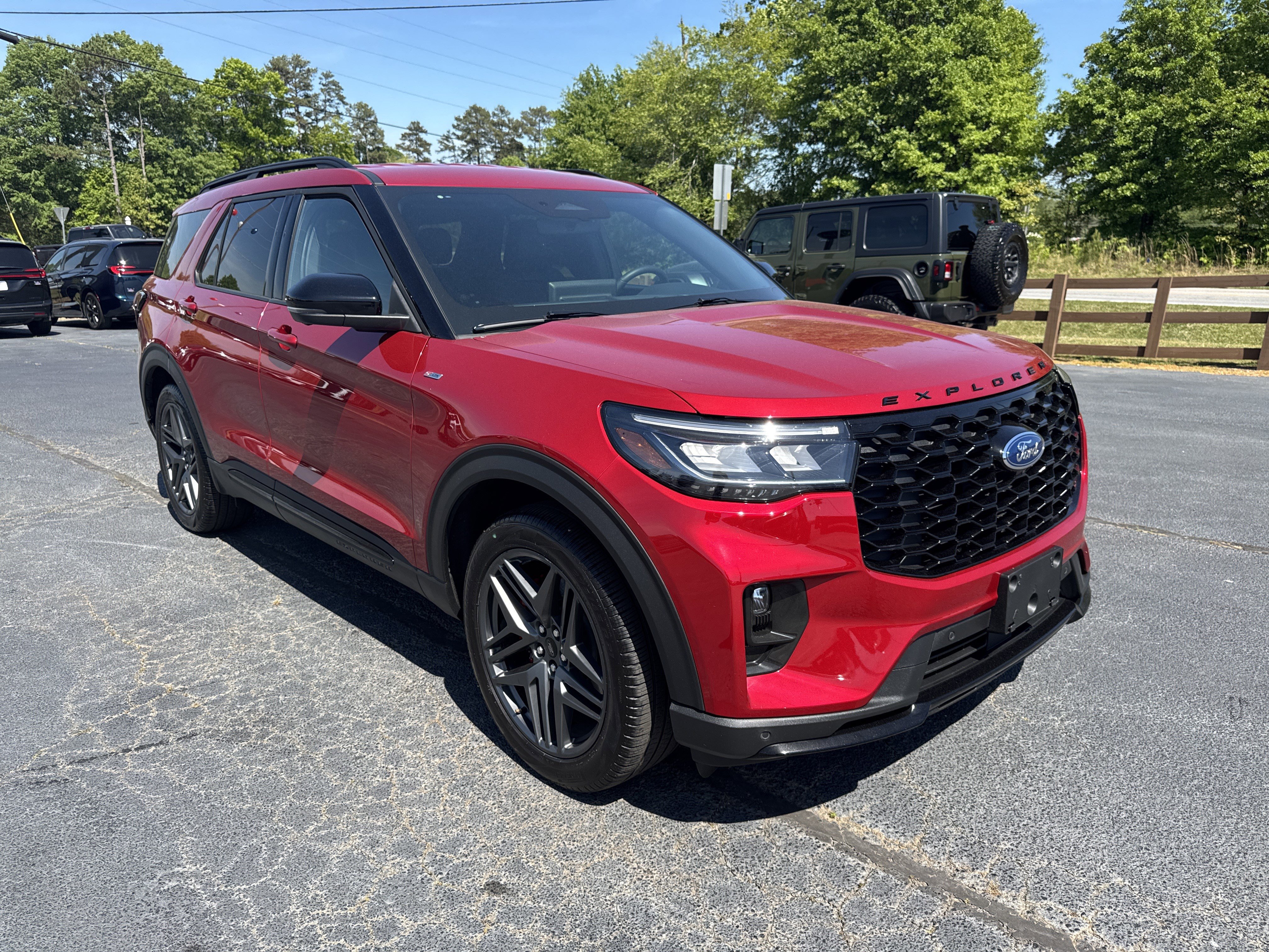 Certified 2025 Ford Explorer ST-Line w/ Premium Package RWD image 4